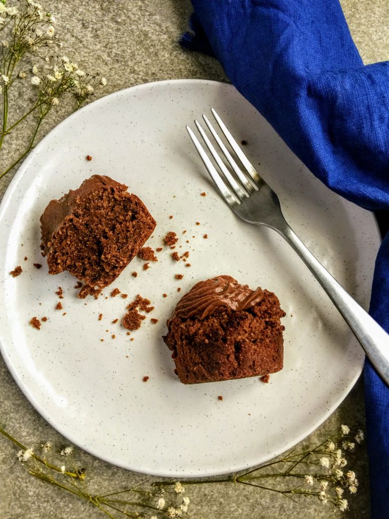 Cupcakes 'almendrosos' de chocolate (con harina de almendra y cacao) súper ricos y saludables